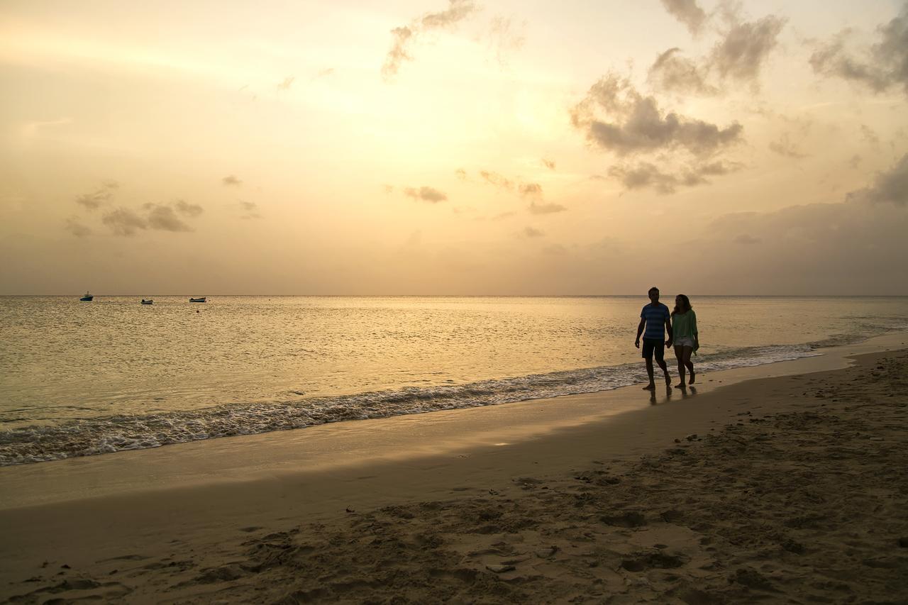 Villas & Suites At Beach View Paynes Bay Exterior foto